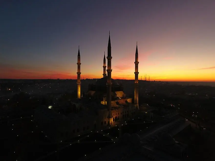 Arefe gününde neler yapılır? Arefe günü ibadetleri ve duaları nelerdir? (Diyanet'e göre arefe gününde yapılacaklar) Arefe gününde neler yapılır? Arefe günü ibadetleri ve duaları nelerdir? (Diyanet'e göre arefe gününde yapılacaklar)