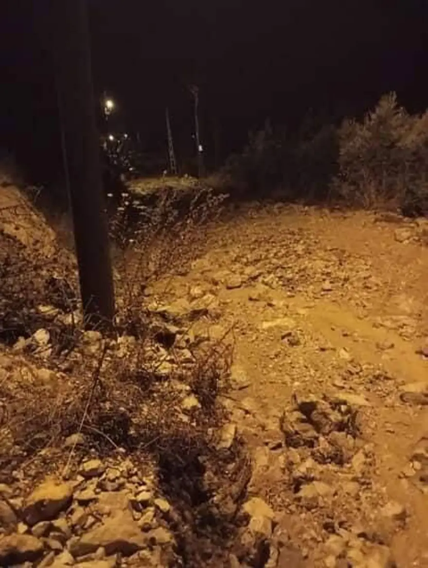 Hatay'da şiddetli sağanak: Yollar suyla doldu, araçlar mahsur kaldı 3