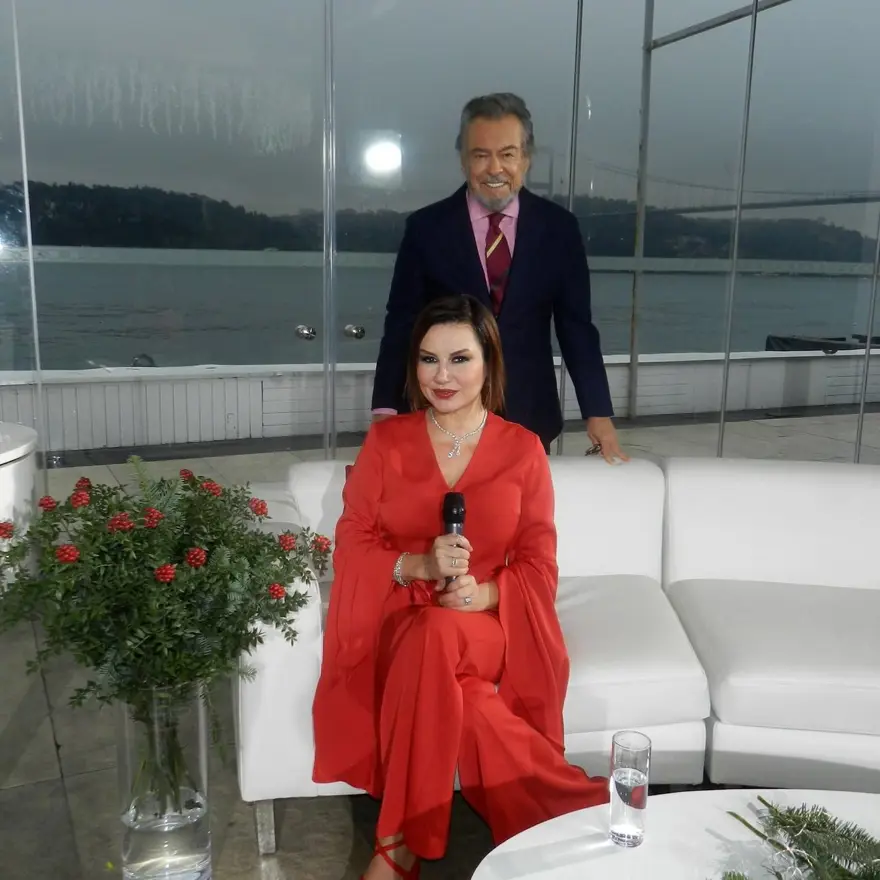 Güneri Cıvaoğlu'nun vefatı sanat dünyasını yasa boğdu 5 Güneri Cıvaoğlu'nun vefatı sanat dünyasını yasa boğdu 5