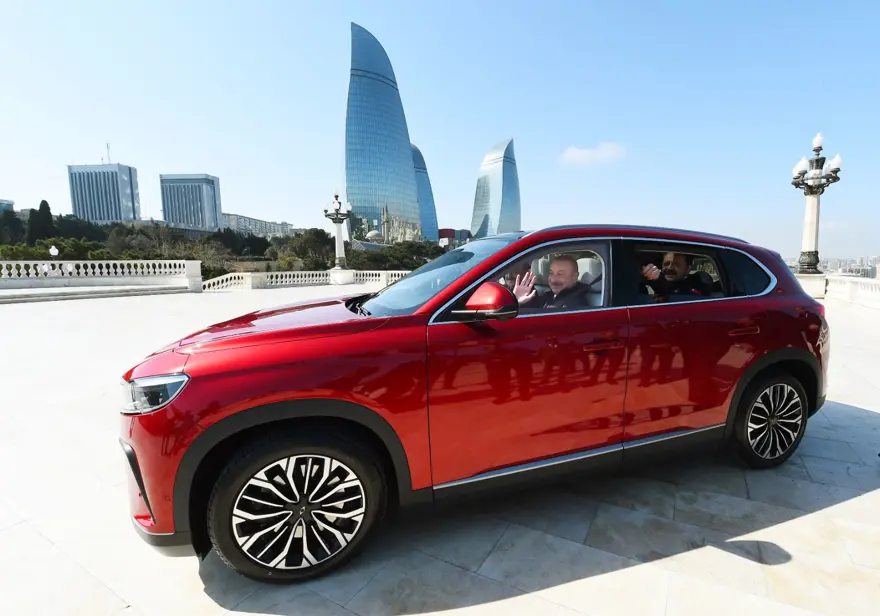 İkinci Togg Azerbaycan Cumhurbaşkanı Aliyev'e 8 İkinci Togg Azerbaycan Cumhurbaşkanı Aliyev'e 8