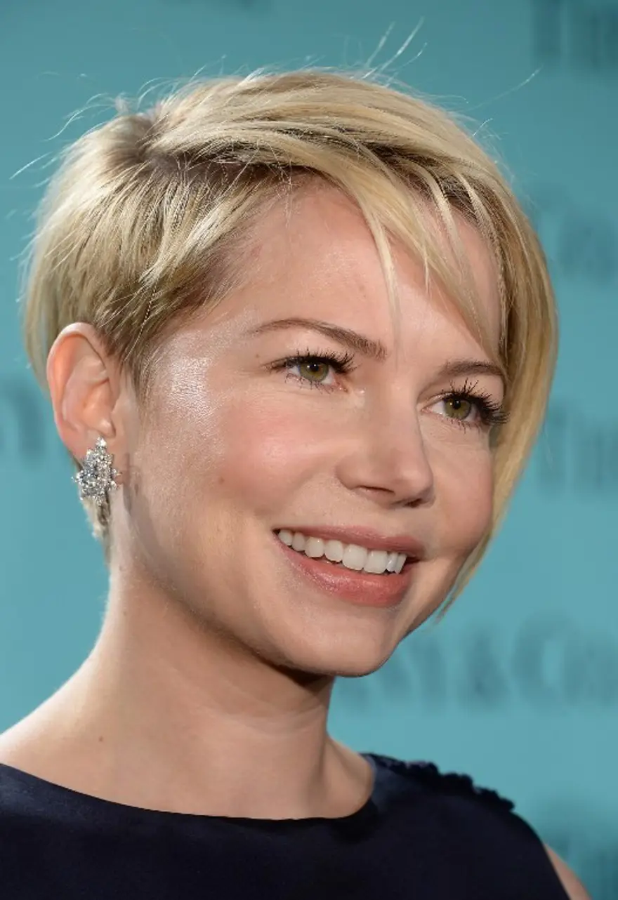 Jennifer Lawrence yeni imajıyla 17 Jennifer Lawrence yeni imajıyla 17