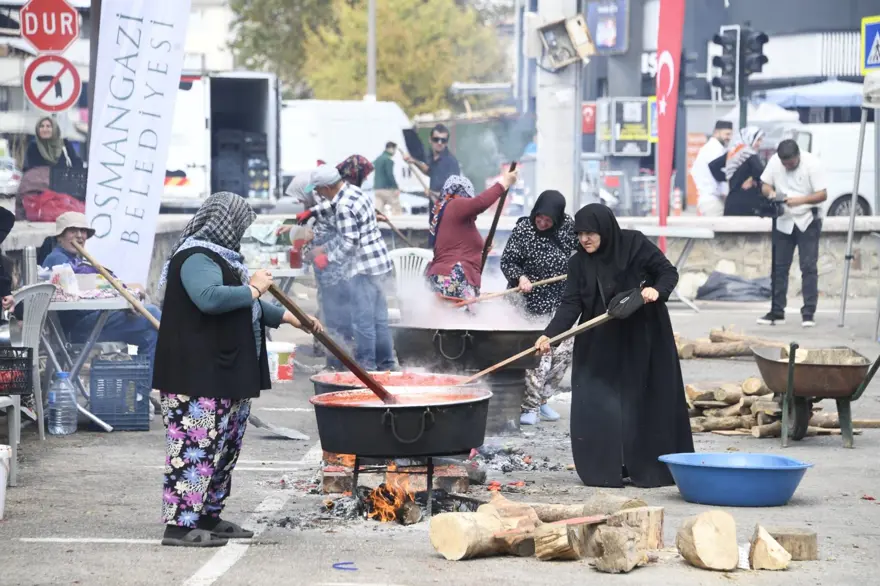 Ev yapımı salça seferberliği: İmece usulü hazırlandı 3