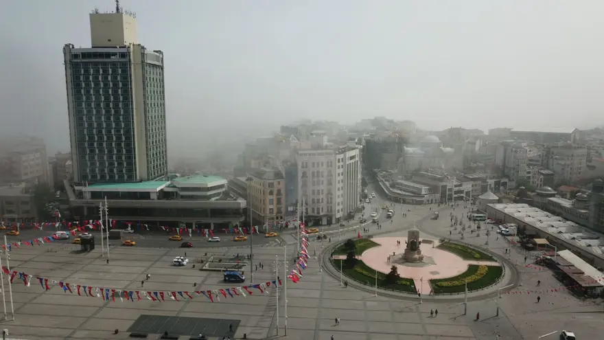 İstanbul Boğazı'na çöken sis doyumsuz görüntüler oluşturdu 24