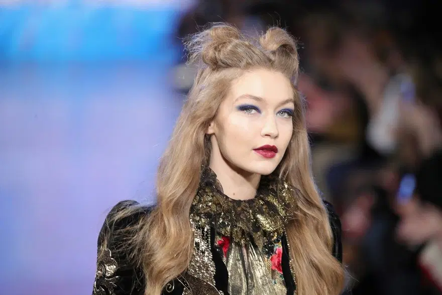 Gigi Hadid defile gelirlerini Ukrayna ve Filistin'e bağışlayacak 3