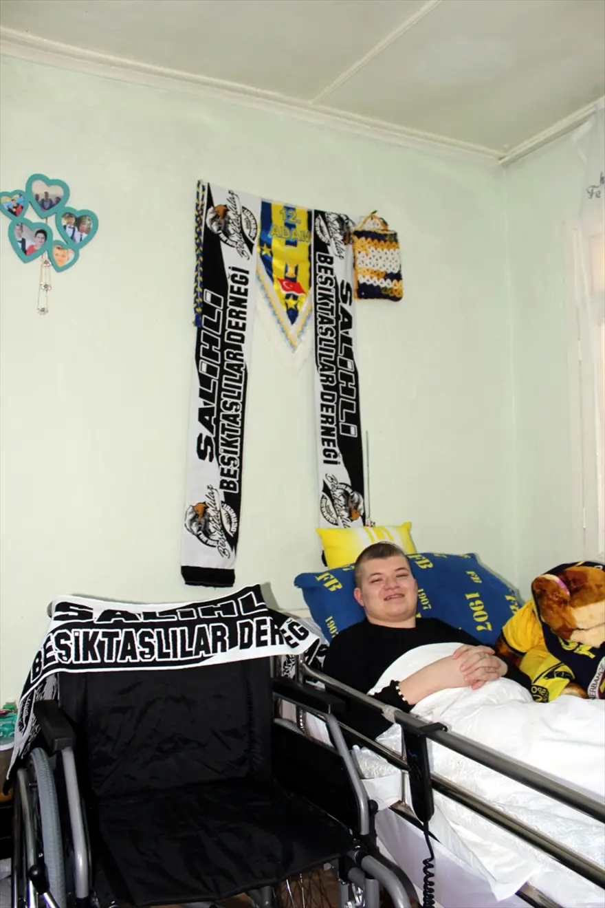 Fenerbahçeli gencin tedavi masraflarını Beşiktaşlılar üstlendi 1