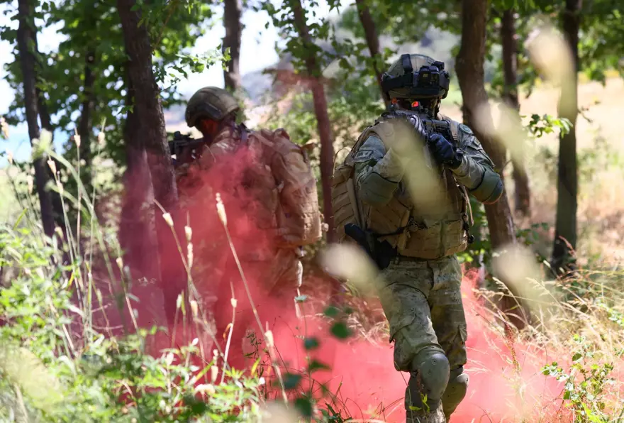 Amfibi Hücum Timleri'nden gövde gösterisi 41