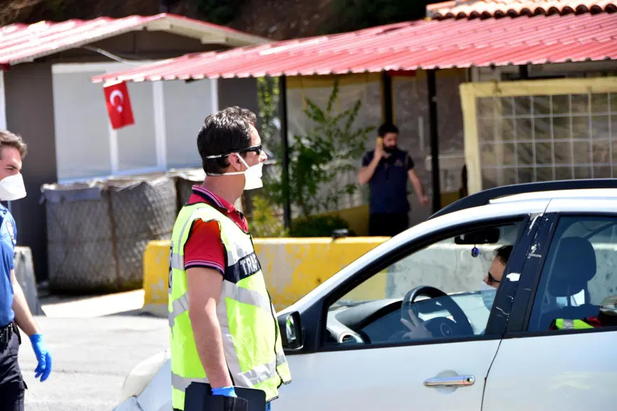Muğla'da 4 kilometrelik araç kuyruğu 3