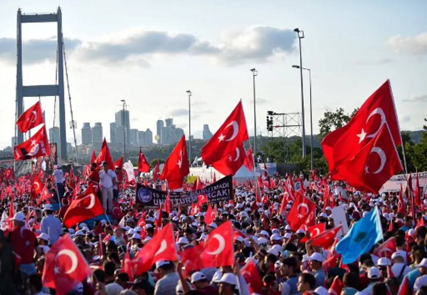 Yabancı ajansların gözüyle İstanbul'da 15 Temmuz 9 Yabancı ajansların gözüyle İstanbul'da 15 Temmuz 9