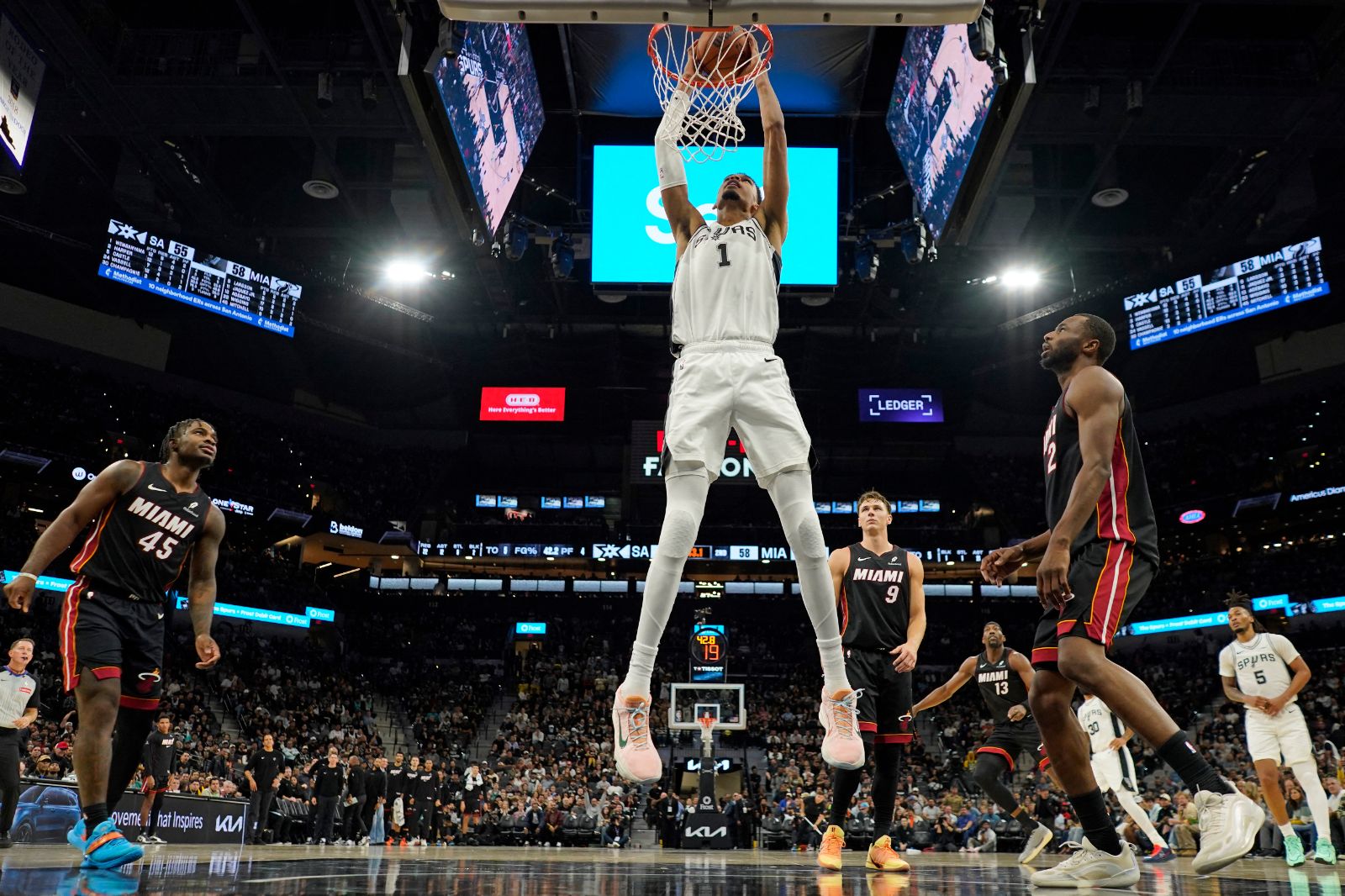 NBA'de Fransız resitali sürüyor: Wembanyama'dan inanılmaz performans