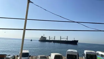 Kuru yük gemisi karaya oturdu