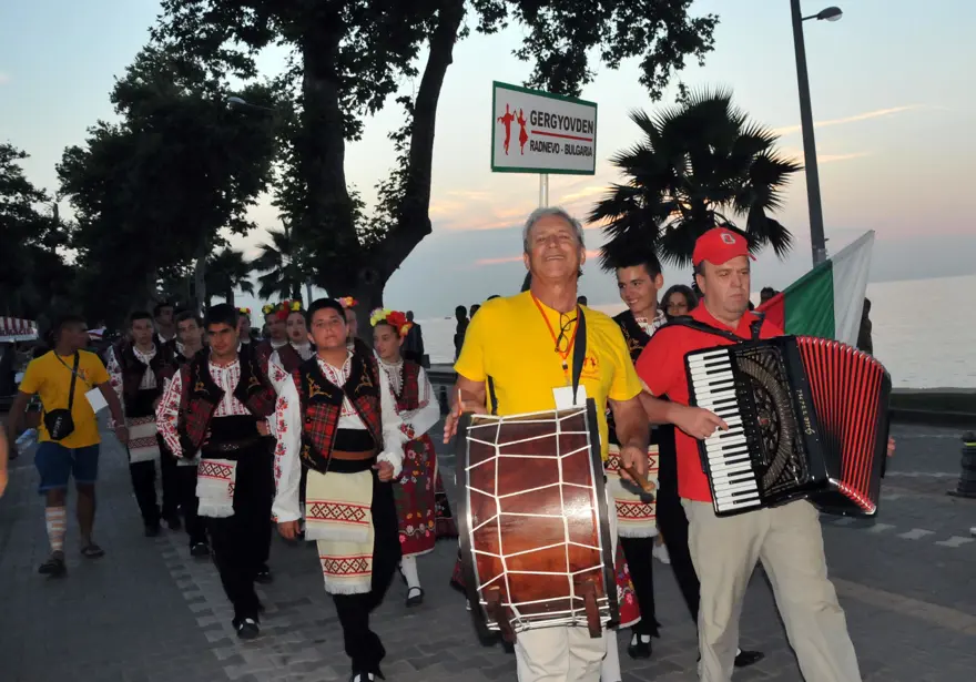 Halk Dansları Festivali'nde renkli görüntüler 4