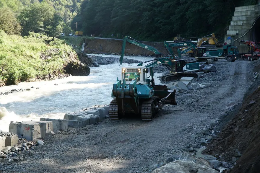 Rize'deki sel felaketinin faturası 1,2 milyar lira 8