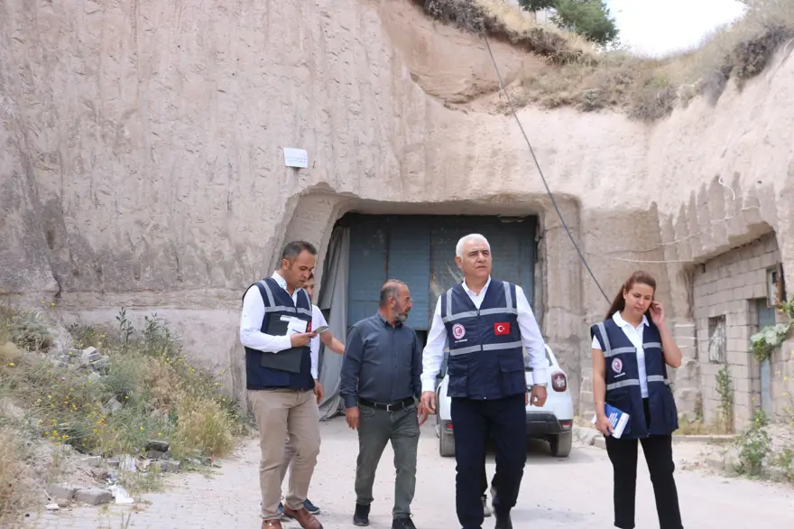 Kapadokya'da yer altındaki limon depolarında denetleme 1 Kapadokya'da yer altındaki limon depolarında denetleme 1