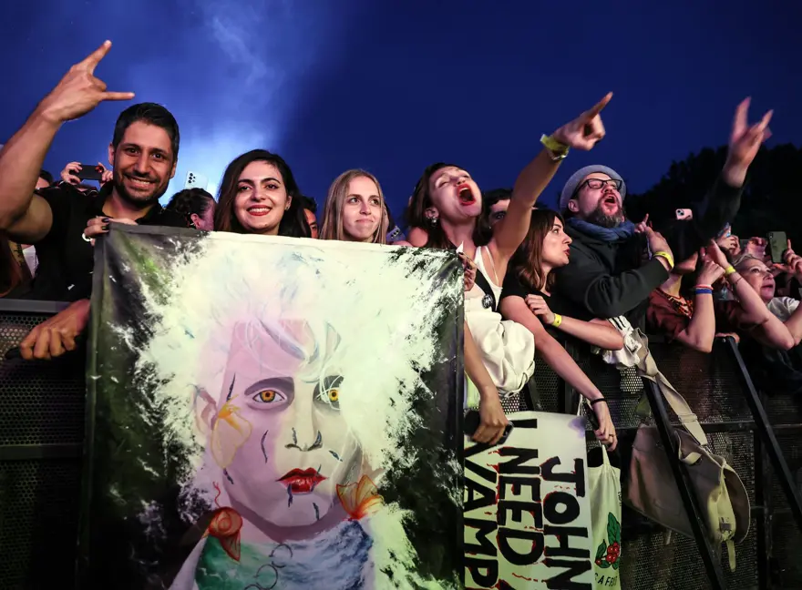 Johnny Depp'li Hollywood Vampires grubu İstanbul'da konser verdi 1