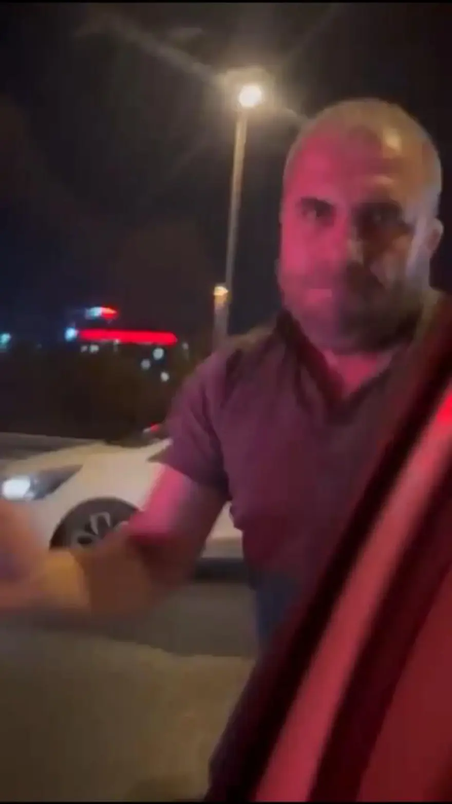 Haliç’te başlayan tartışma Mecidiyeköy’de kavgaya dönüştü |D-100’ün ortasında tekmeli yumruklu saldırı 3