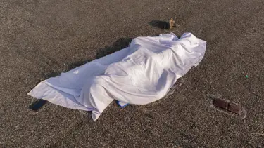 Bir haftada iki benzer olay: Kıyıya vuran teknede 13 ceset bulundu