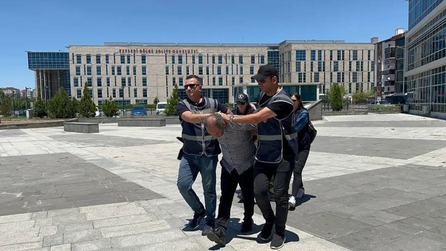 Atatürk Anıtı'na baltalı saldırı! Dayı-yeğen için istenen ceza belli oldu 2