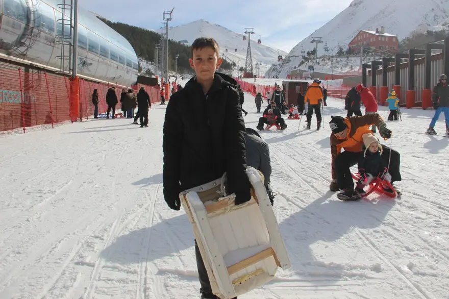 Erzurum'un karlı zirvesi Palandökenhafta sonu doldu taştı 2