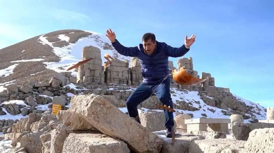 Nemrut Dağı'na saldıran türkücüye soruşturma açıldı 3