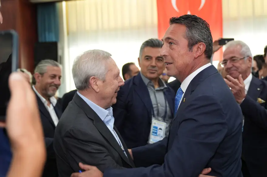 Fenerbahçe Kulübü Yüksek Divan Kurulu toplantısı başladı: Ali Koç ve Aziz Yıldırım bir arada! Fenerbahçe Kulübü Yüksek Divan Kurulu toplantısı başladı: Ali Koç ve Aziz Yıldırım bir arada!