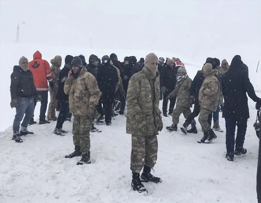 Van'da çığ felaketinin olduğu bölgeden fotoğraflar 2