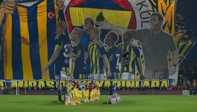 Fenerbahçe tribünlerinden derbide koreografi