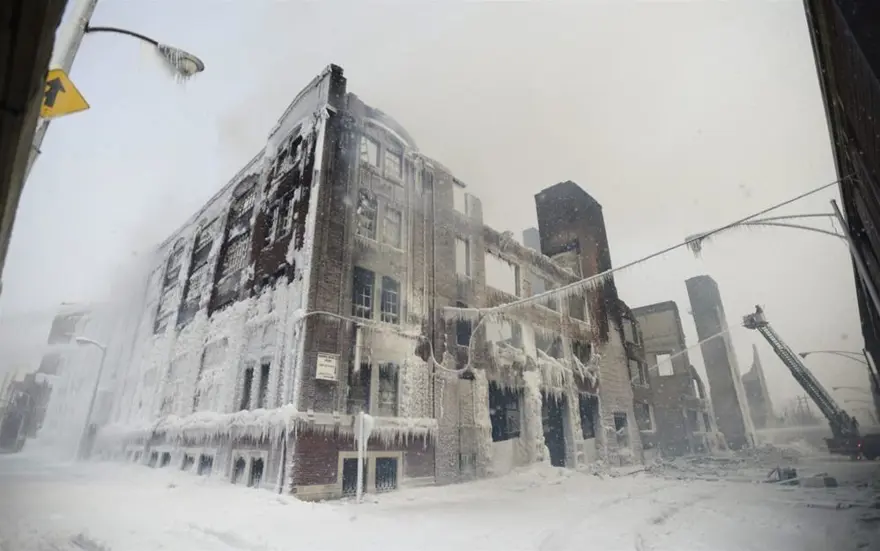 İtfaiyenin buzla mücadelesi 42