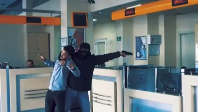 PTT binasında gerçeği aratmayan tatbikat:Polis etkisiz hale getirdi