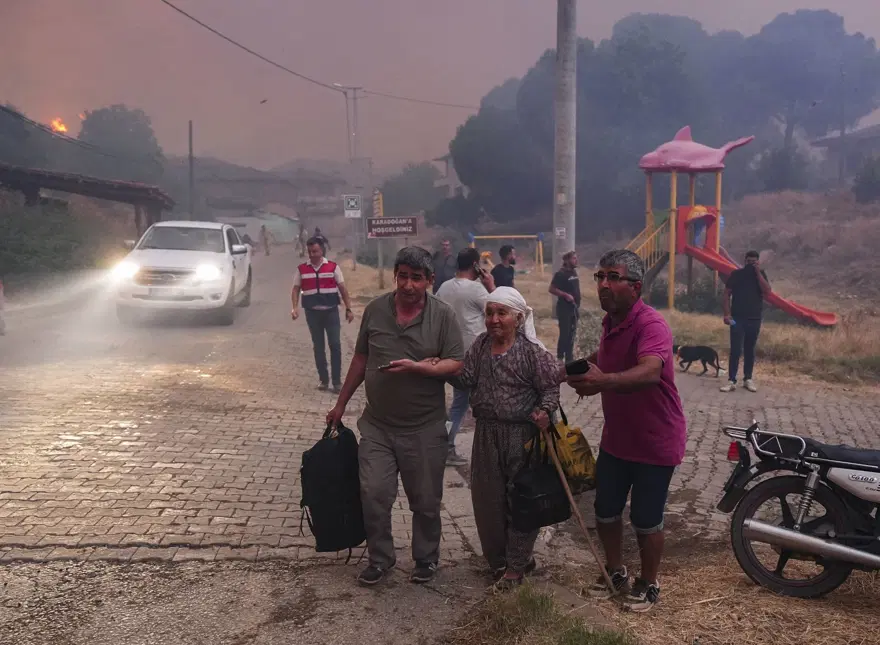 Ödemiş'te kahreden fotoğraflar: Alevlerden kaçış 14 Ödemiş'te kahreden fotoğraflar: Alevlerden kaçış 14