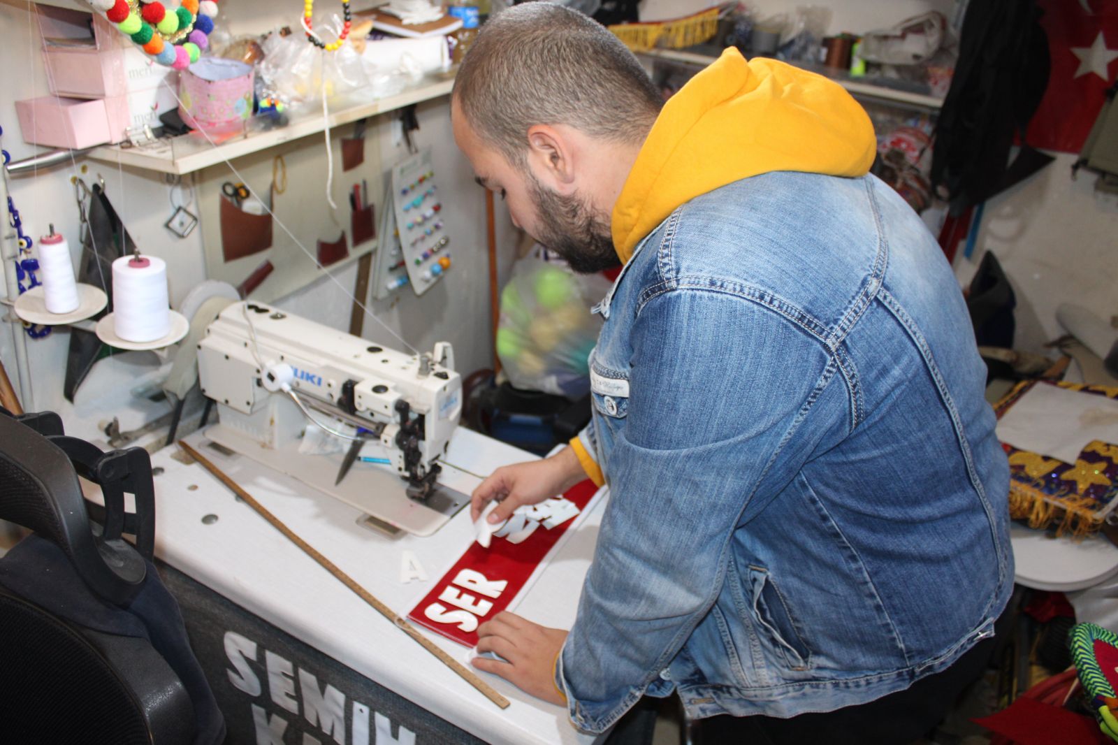 150 bin TL'ye süslenen develer, arenaya değil sanki podyuma çıkıyor