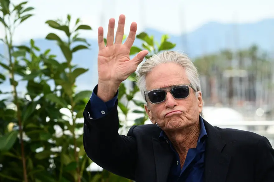 Michael Douglas ve Scarlett Johansson akraba çıktı 1 Michael Douglas ve Scarlett Johansson akraba çıktı 1