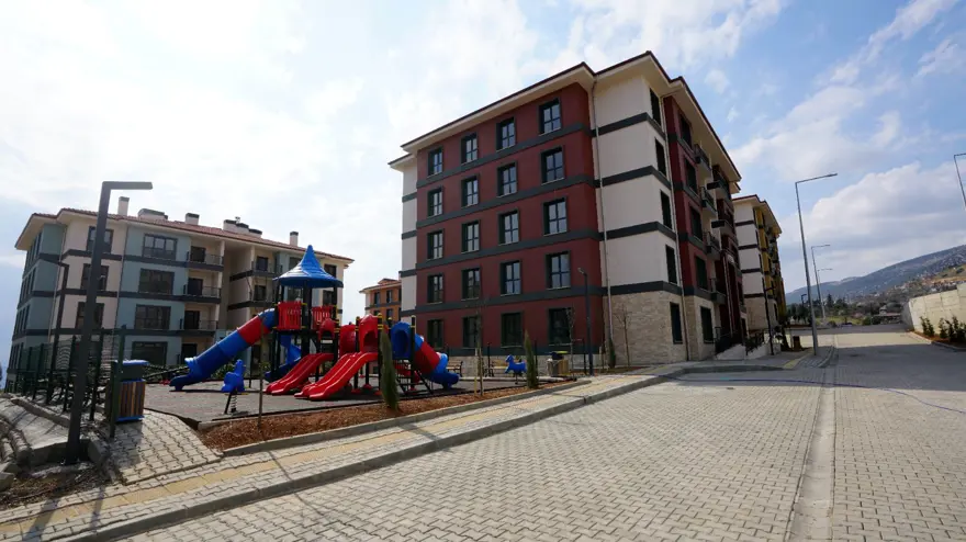 Kahramanmaraş'ta 15 bin 980, Malatya'da 7 bin 881 konut teslim edildi 9 Kahramanmaraş'ta 15 bin 980, Malatya'da 7 bin 881 konut teslim edildi 9