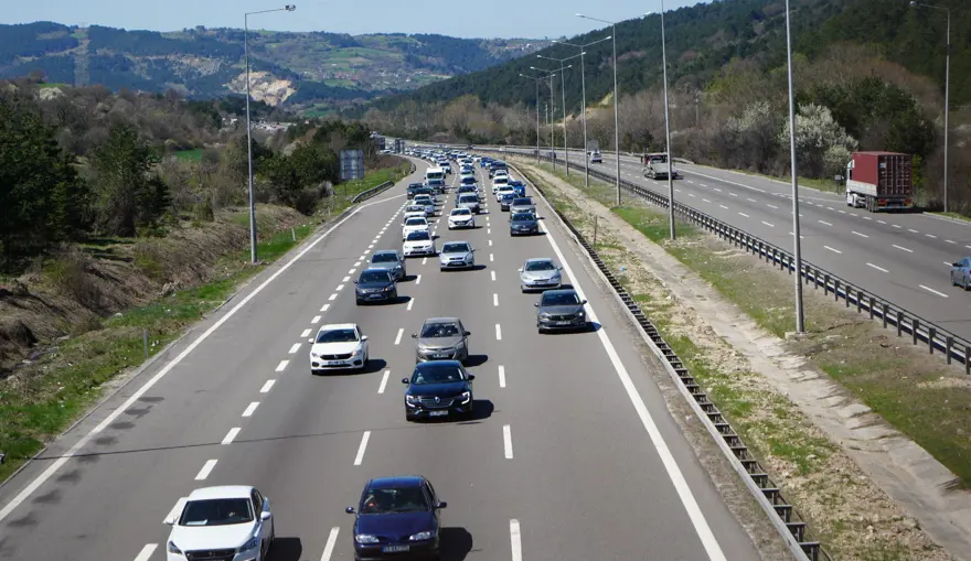 Yollarda bayram yoğunluğu başladı | Karayollarında son durum 