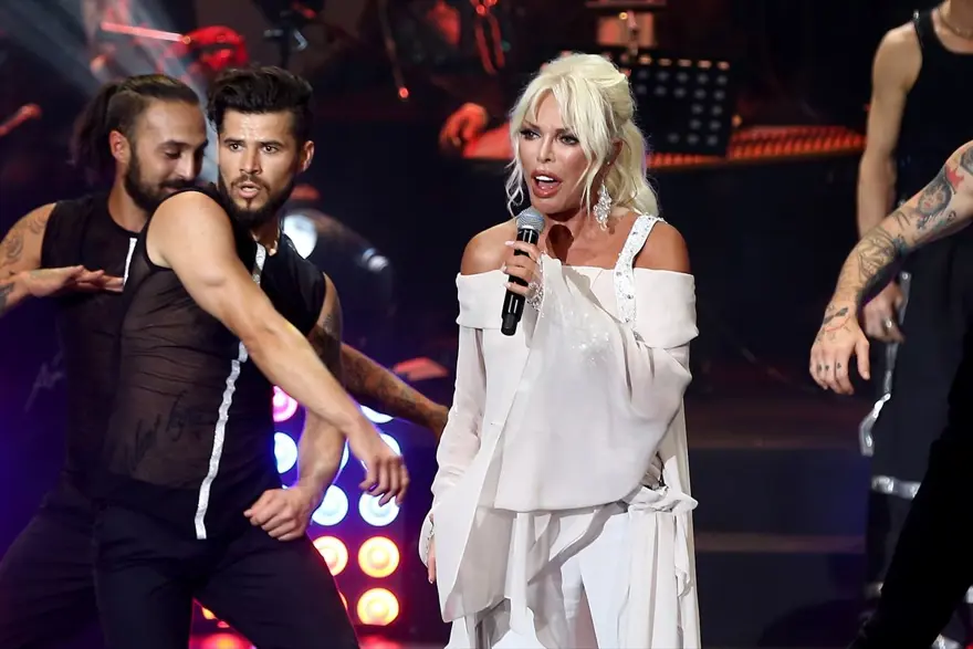 Ajda Pekkan'ın zirvede kalma sırları Ajda Pekkan'ın zirvede kalma sırları