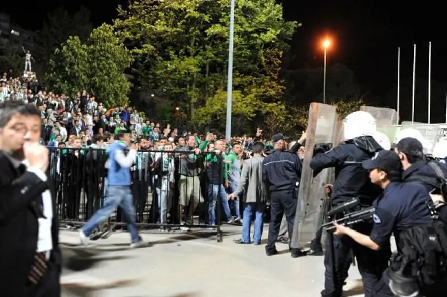 Bursa'da maç sonrası olaylar 5 Bursa'da maç sonrası olaylar 5