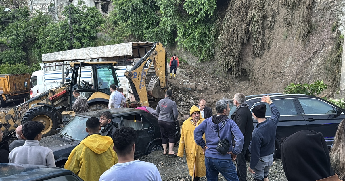 Sağanak nedeniyle çöken evdeki 1 kişi hayatını kaybetti