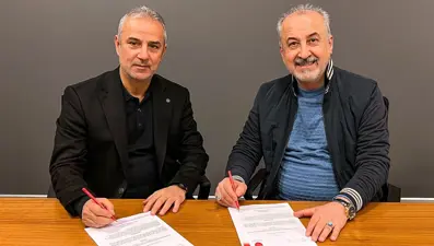 İsmail Kartal, Persepolis'e imza attı