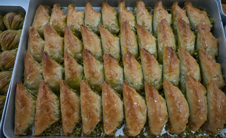 Tatlılardaki hileye dikkat: Baklavada ıspanak, bezelye ve yer fıstığı oyunu 4