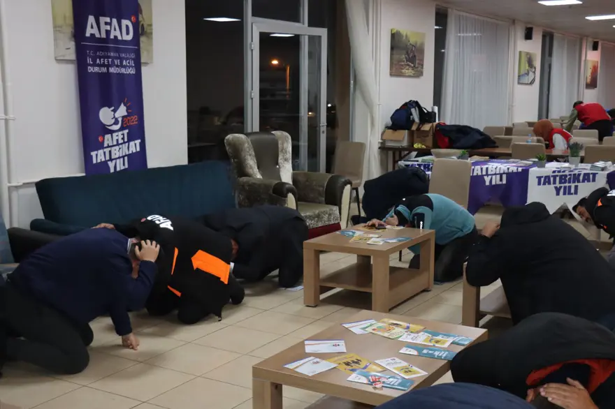 KYK yurtlarında eş zamanlı deprem tatbikatı 65