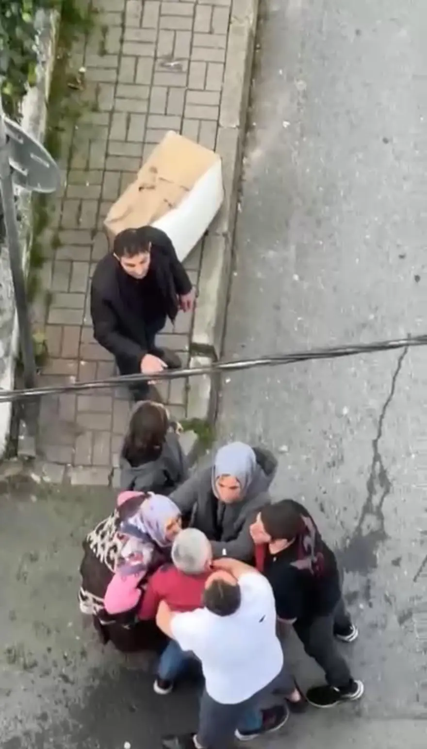İstanbul’da “Bina kötü kokuyor” kavgası: 7 yaralı 4