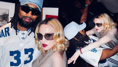 Madonna'dan 29 yaşındaki sevgilisine romantik kutlama