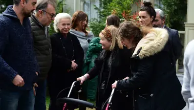 İstanbullu Gelin kapılarını Yaşlılar Haftası için Darülaceze’den gelen misafirleri için açtı