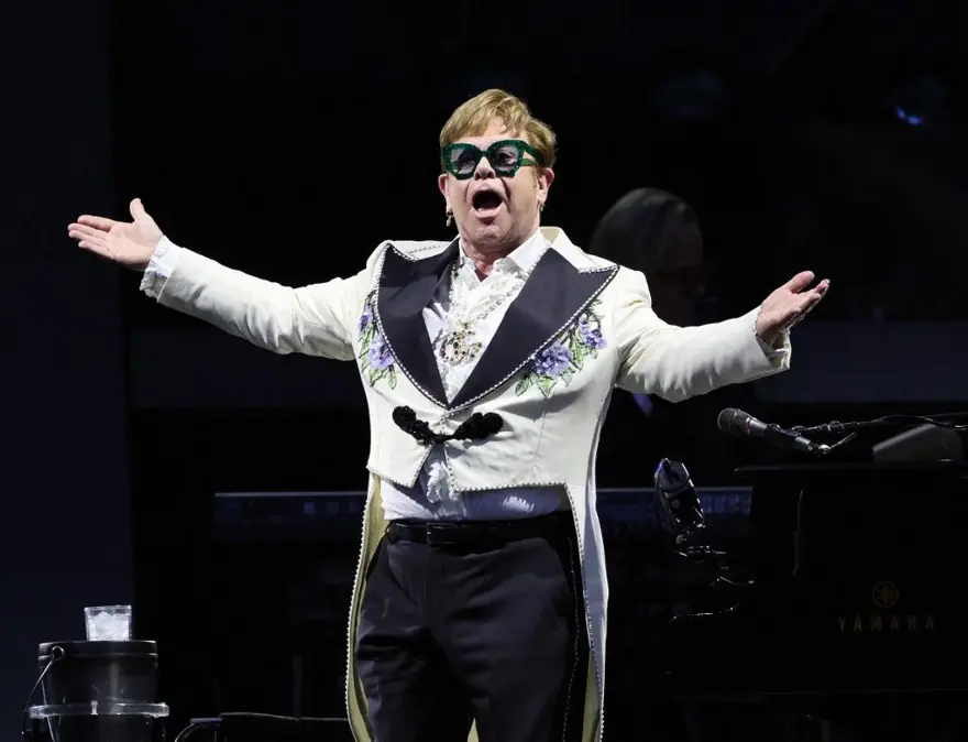 Elton John: Artık turneye çıkmayacağım 4