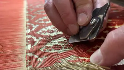 Kocaeli'de üretilen ipek kumaşlar, 182 yıldır sarayları renklendiriyor