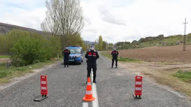 Cenaze namazı kılınan köyde pozitif vakalar hızla arttı, karantina uzatıldı
