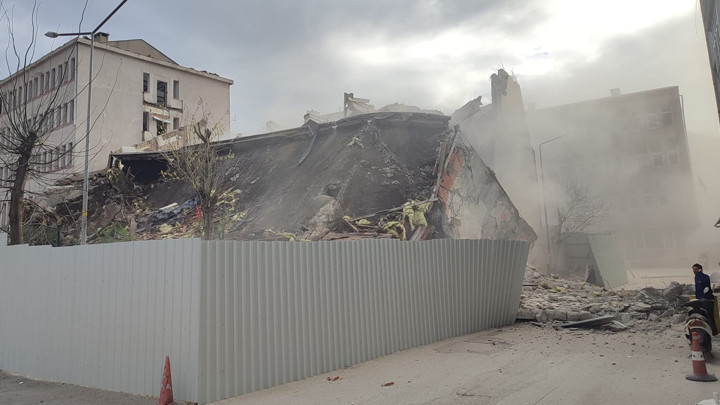 Tehlikeli bina yıkımına 160 bin lira ceza