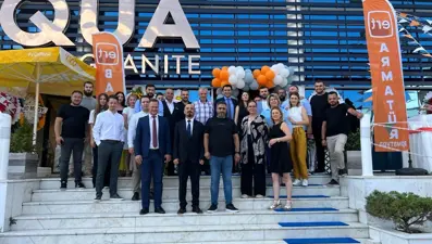 "81 ile Qua yakışır" sloganıyla mağazalaşmaya devam ediyor