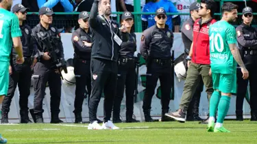 Bodrum FK-Eyüpspor maçında ortalık karıştı: Arda Turan'a yabancı madde