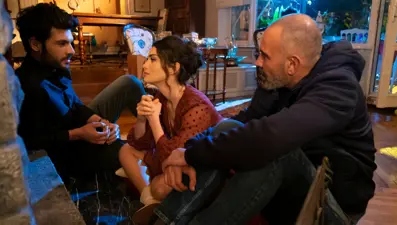 Sol Yanım ekibi yeni yılı sette karşıladı