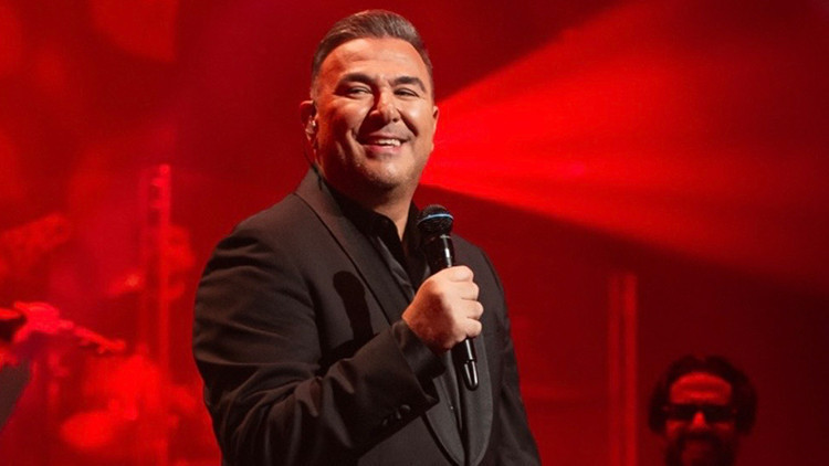 Antonis Remos D Maris Bay'da hayranlarıyla buluşacak